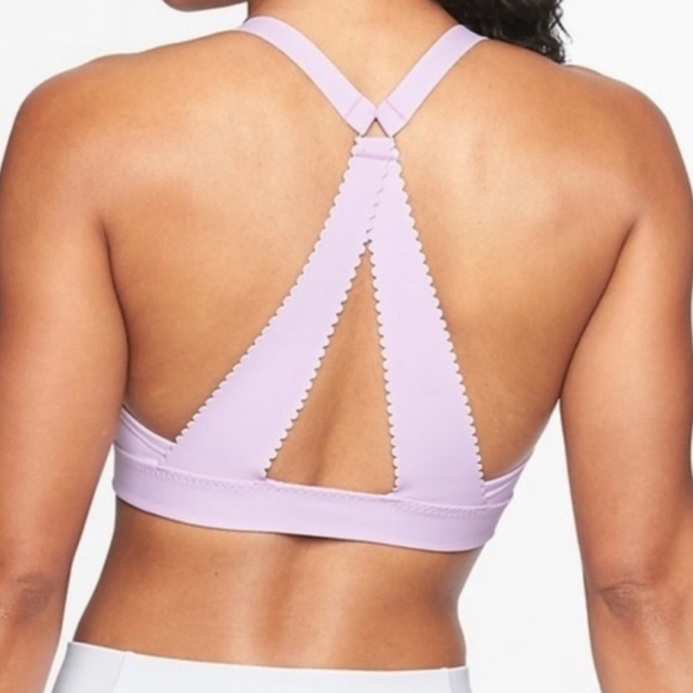Athleta Chakra Scalloped Sports Bra